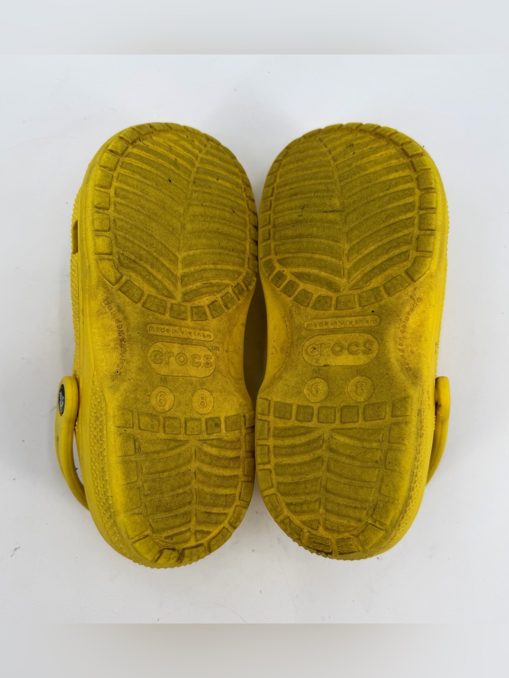 Crocs Clogs M6 W8 Yellow Classic Slip On Comfort Shoes -read - Picture 7 of 9